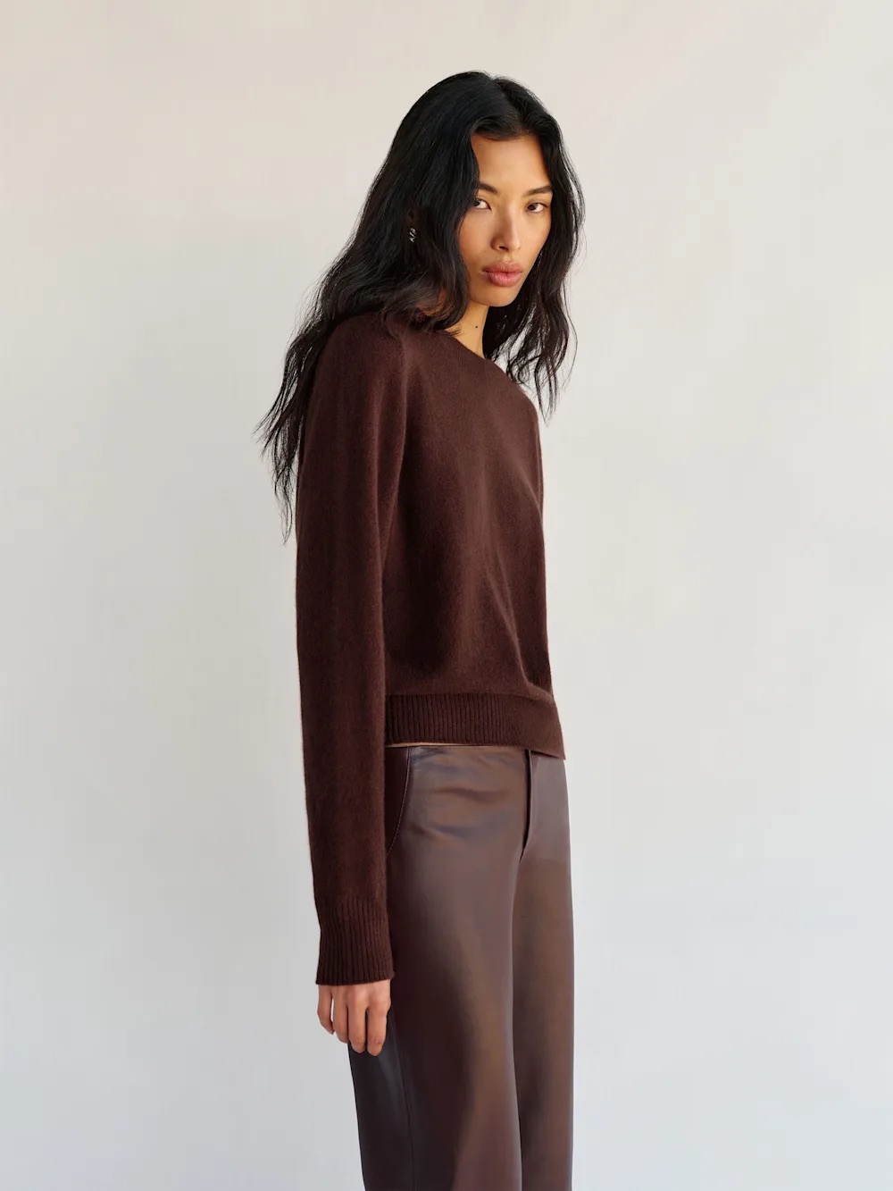 Reformation Nikki Cashmere Crew Brown - Size M - Picture 3 of 4